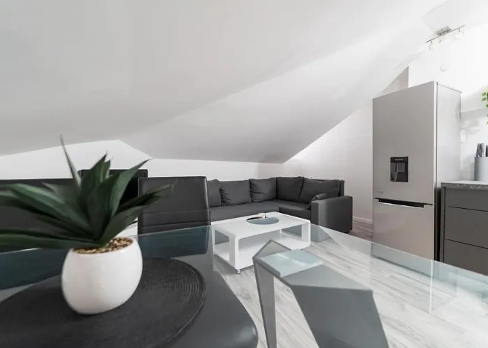 Center Mayess Aparment * זאדאר