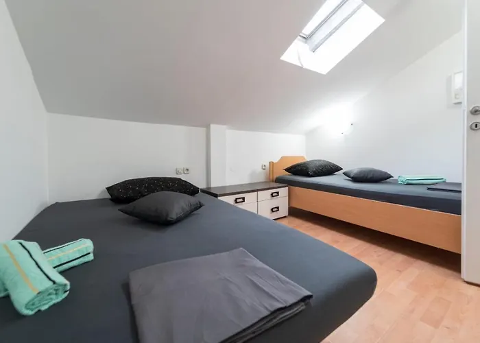 Center Mayess Aparment * זאדאר