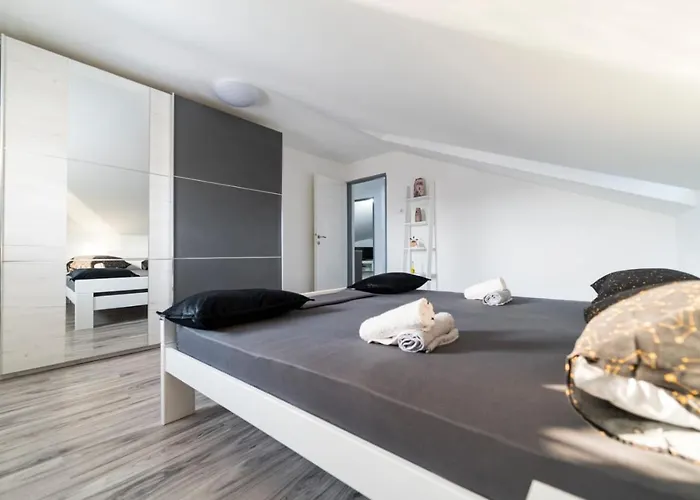 Center Mayess Aparment זאדאר