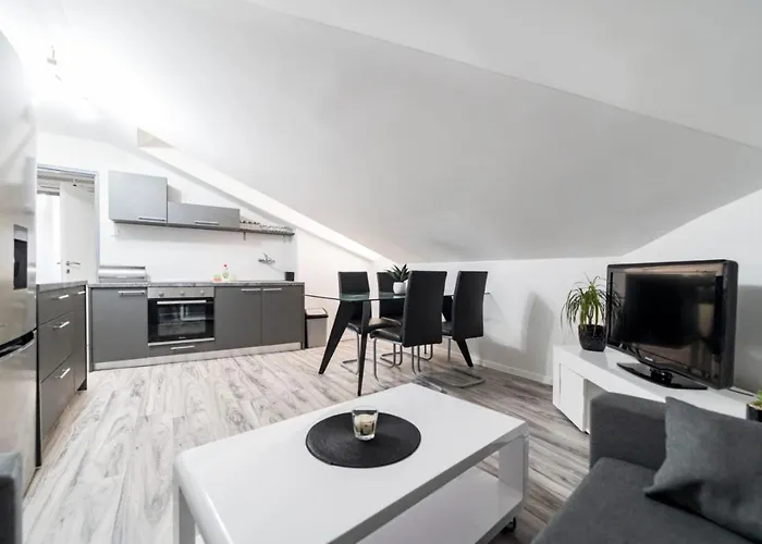 Center Mayess Aparment זאדאר